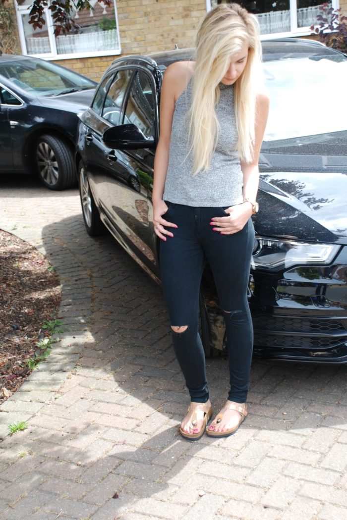 Ripped jeans & rose gold Birkenstocks